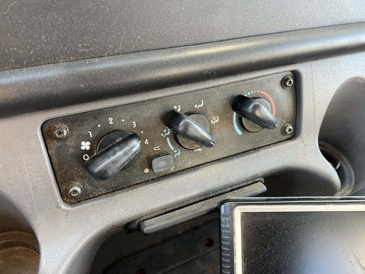 2014-vactor-2100-image-31