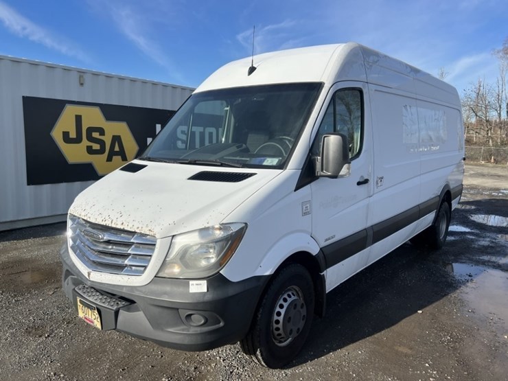 2016-freightliner-sprinter-3500-image-1