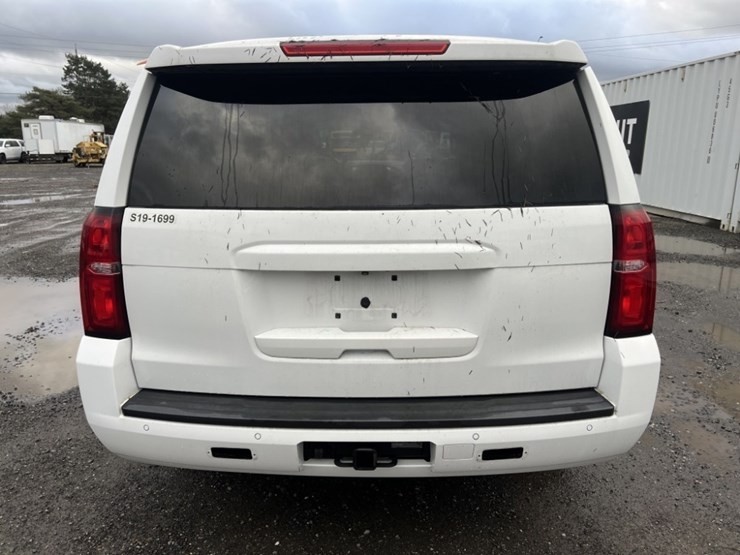 2016-chevrolet-tahoe-image-5