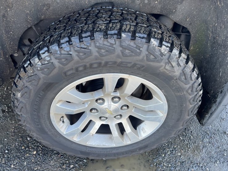 2018-chevrolet-tahoe-image-17