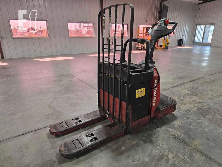 raymond-8400-image-1