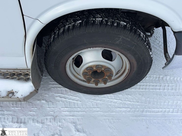 2016-chevrolet-express-g3500-image-9