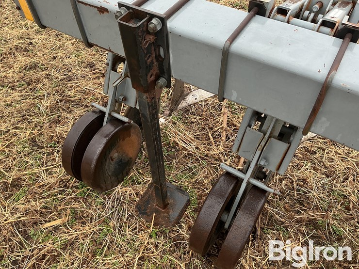 hiniker-6-row-3-pt-30”-cultivator-image-14
