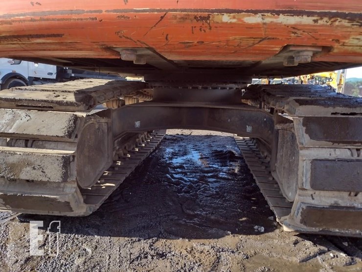 2012-hitachi-zx160-lc-3-image-41