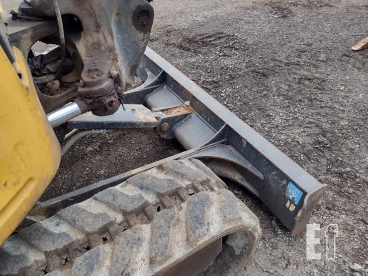 2022-deere-26g-image-22