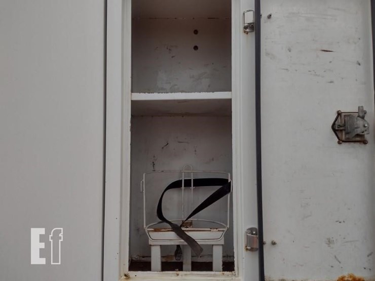 2008-peterbilt-365-image-38