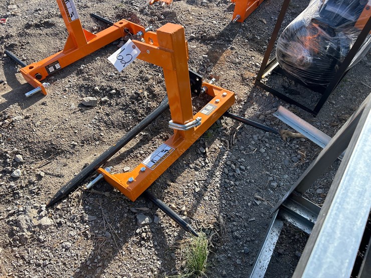 #62-•-unused-3pt-hay-spear-image-1