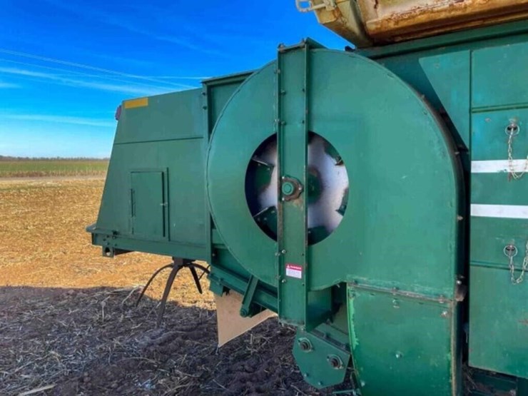 kmc-3360-peanut-harvester-image-14