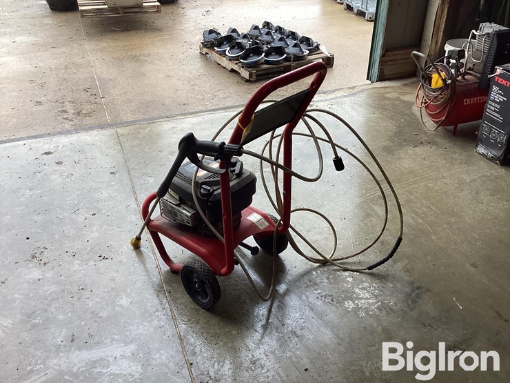 troy-bilt-2400psi-power-washer-image-7