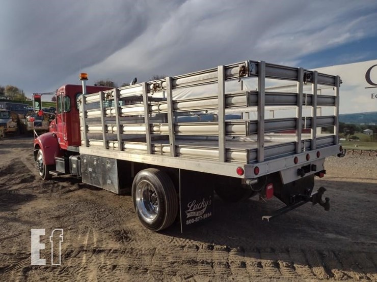 peterbilt-330-image-44