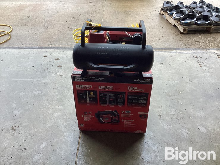 milwaukee-m18-air-compressor-image-6