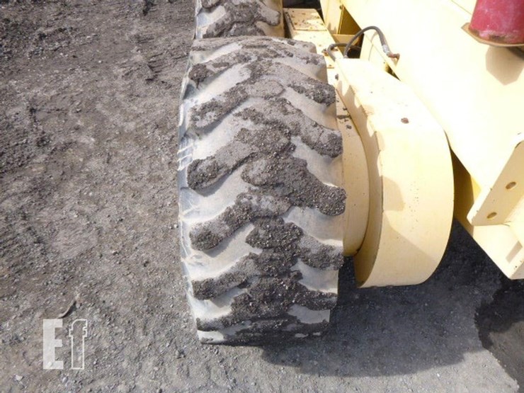 2004-volvo-g86-image-23