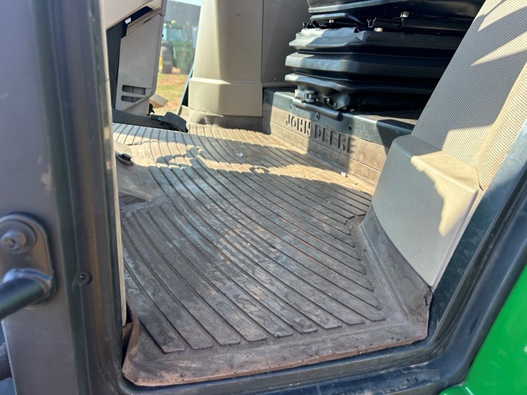 2006-john-deere-7320-image-23
