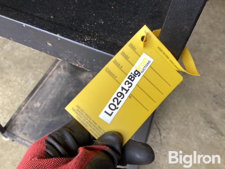 metal-shelf-on-wheels-image-13