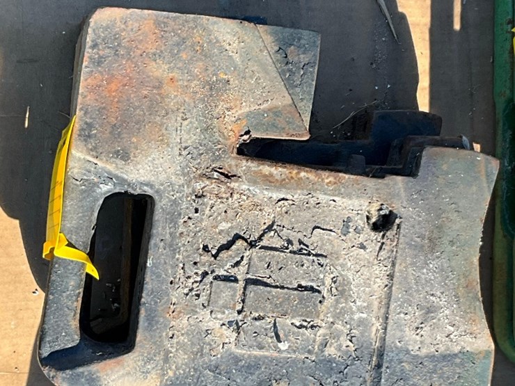 (3)-ih-suitcase-weights-image-1