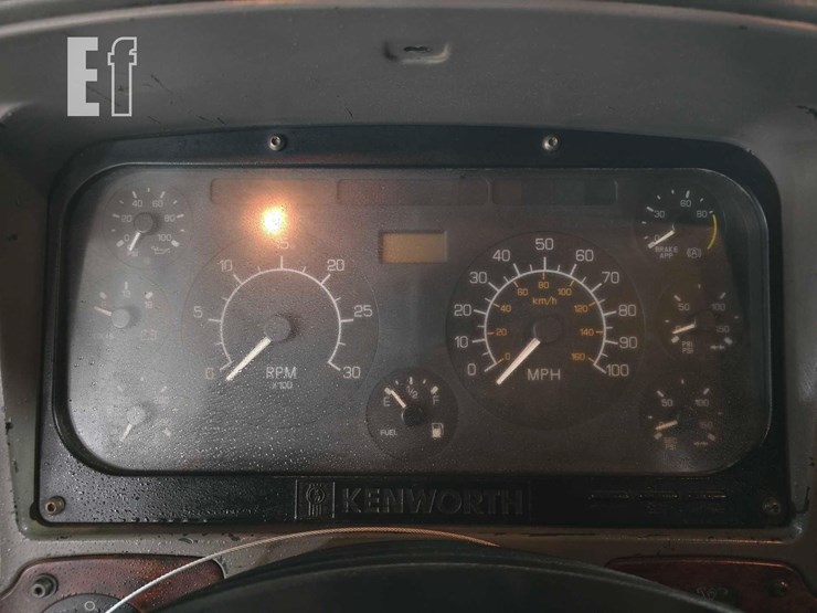 2016-kenworth-t2000-image-12