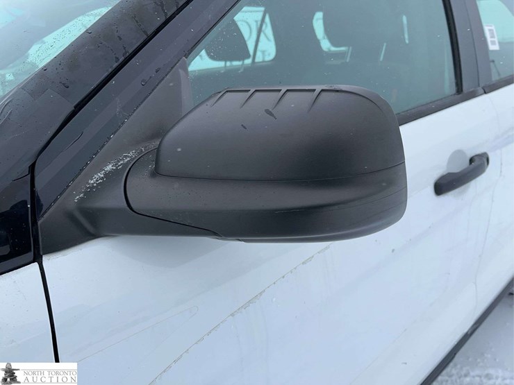 2015-ford-explorer-image-33