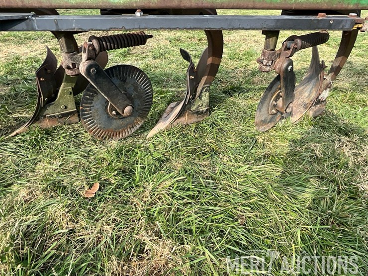 john-deere-2810-image-18