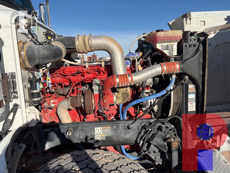 2017-peterbilt-367-image-10