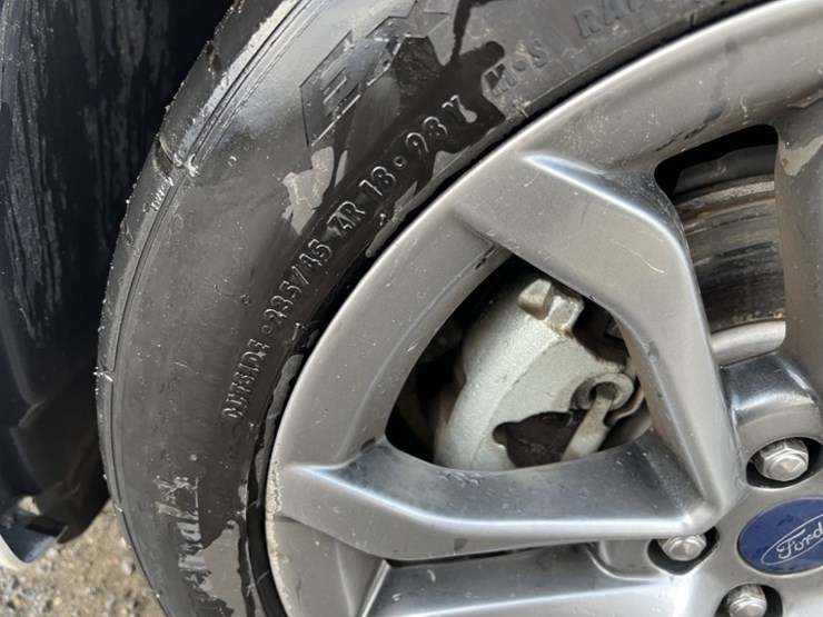 2017-ford-fusion-se-awd-sedan-image-15