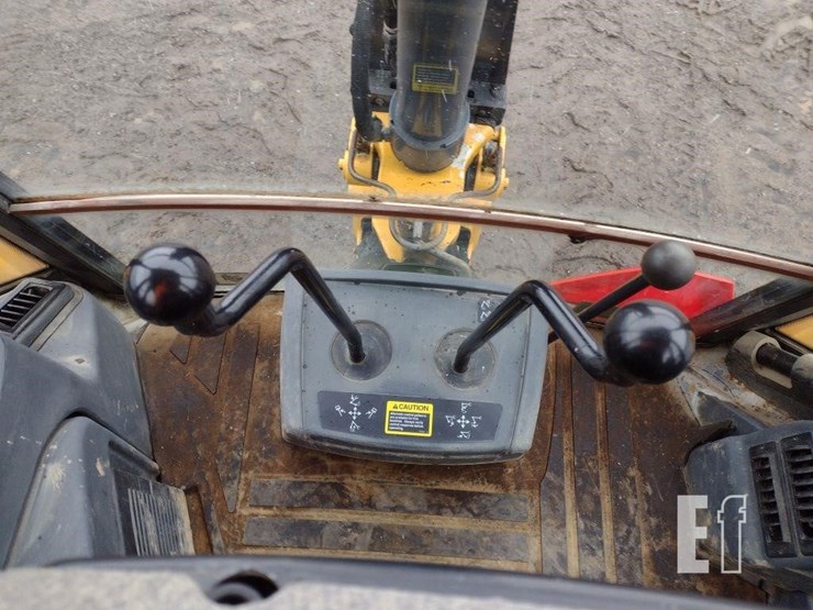 2010-deere-310j-image-10