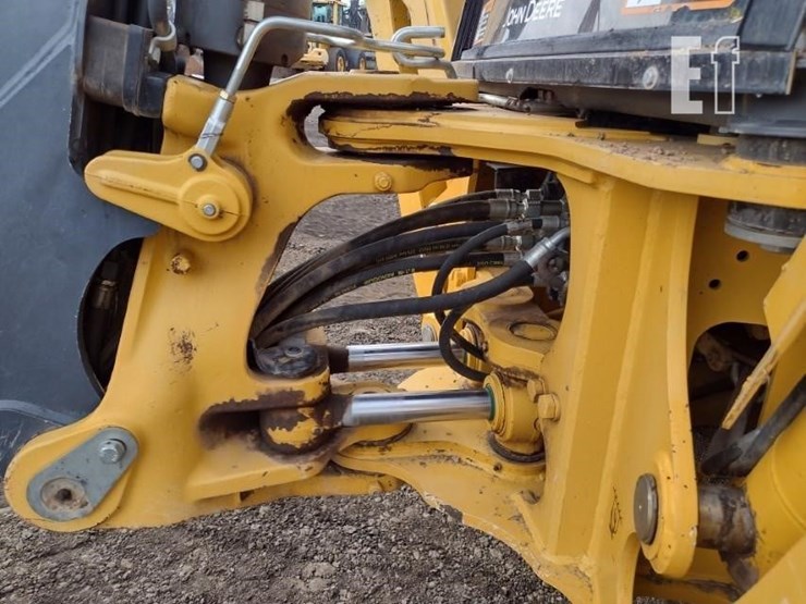 2019-deere-310sl-image-34