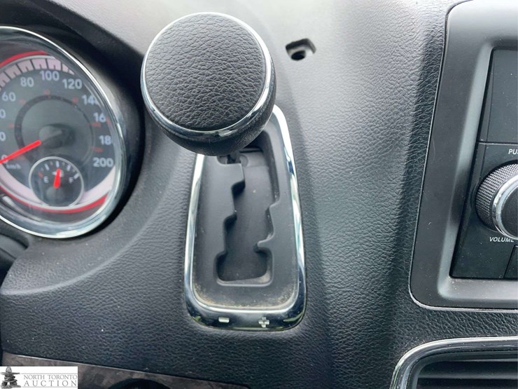 2011-dodge-grand-caravan-image-15