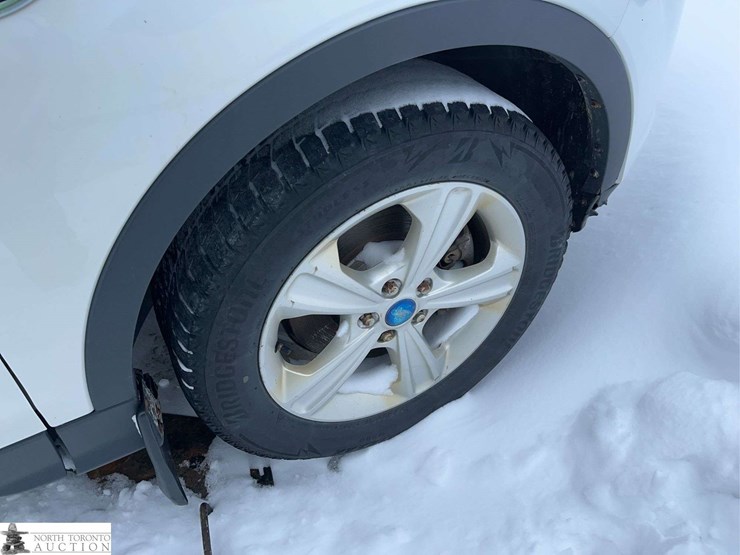 2013-ford-escape-se-image-9