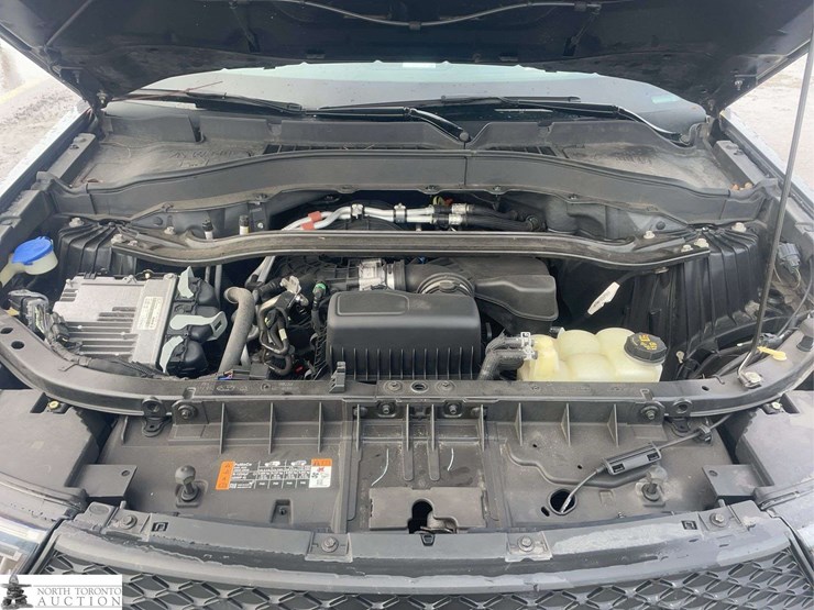 2020-ford-explorer-image-11