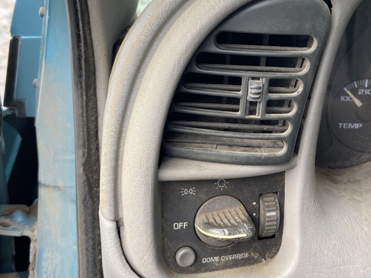 1996-chevrolet-astro-image-26