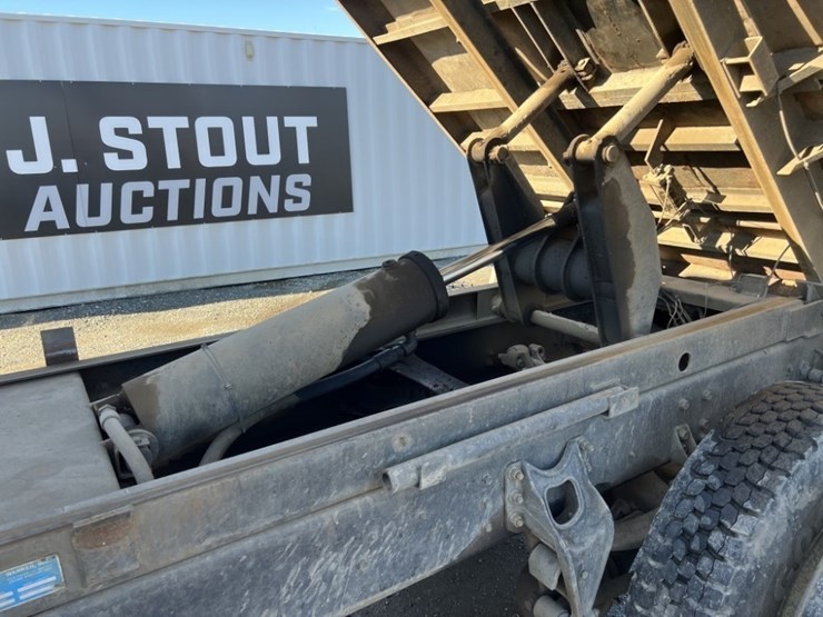 1996-international-4700-image-23