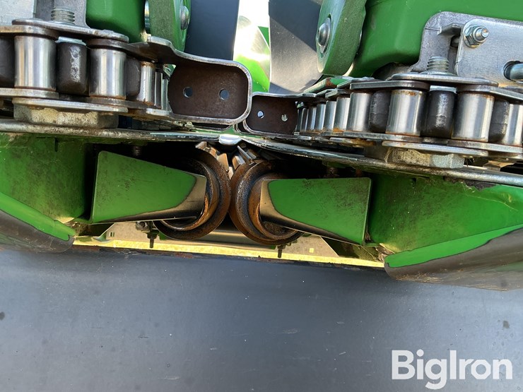 2024-john-deere-c12f-image-10