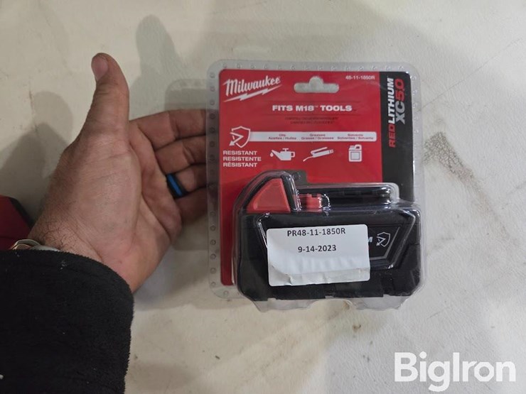 milwaukee-red-lithium-xc5.0-batteries-w/charger-image-5