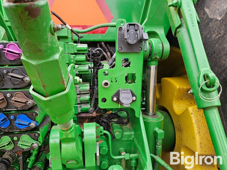 2014-john-deere-8345r-image-14