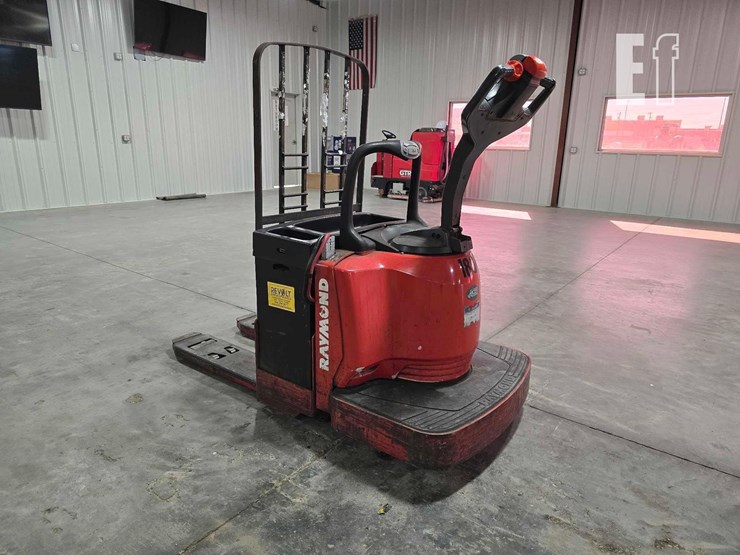 raymond-8400-image-4