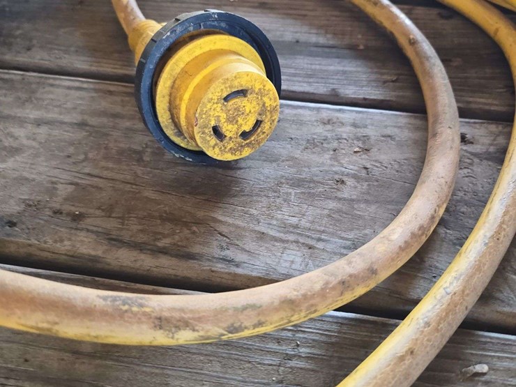 30a/125v-extension-cord-image-2