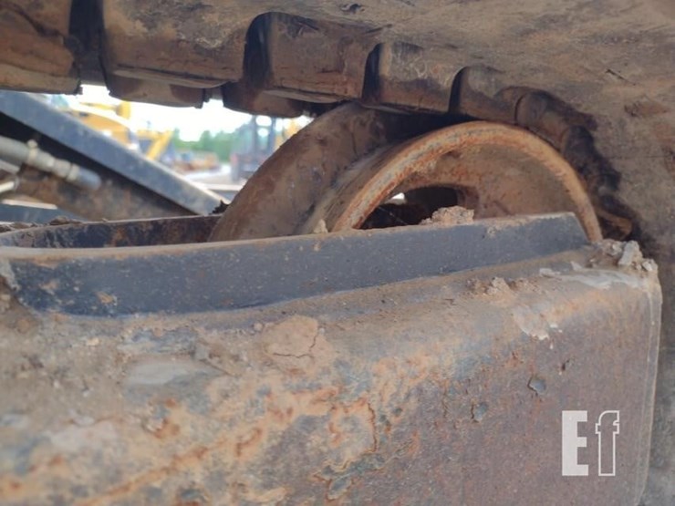 2022-deere-26g-image-40