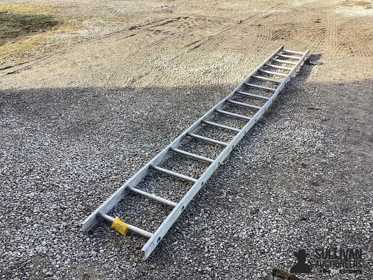 16'-aluminum-ladder-image-1