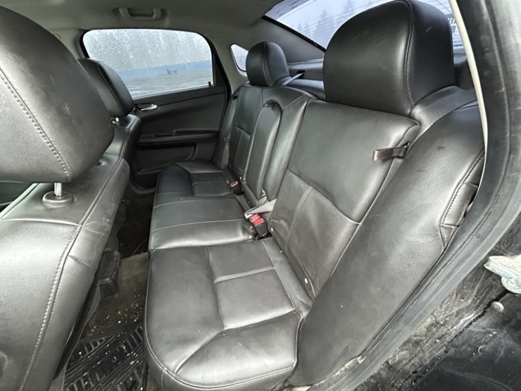 2013-chevrolet-impala-ltz-sedan-image-24