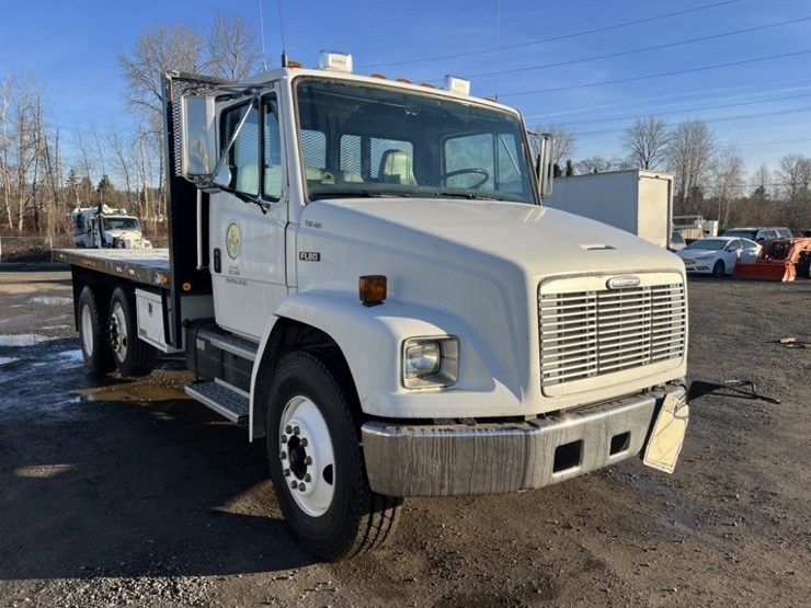 2002-freightliner-fl80-image-2