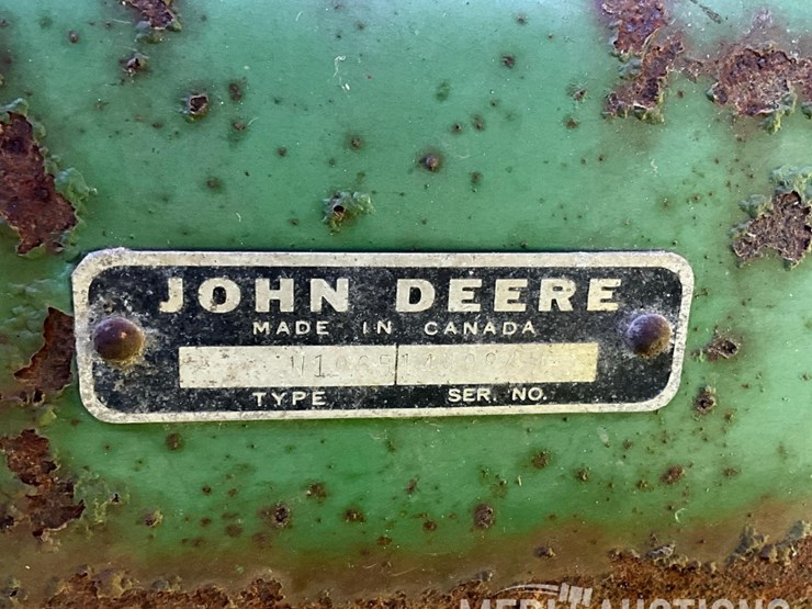 j&m-gravity-wagon-on-john-deere-gear-image-32