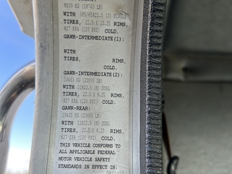 2012-peterbilt-320-image-25