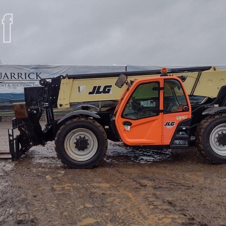 2016 JLG 1255
