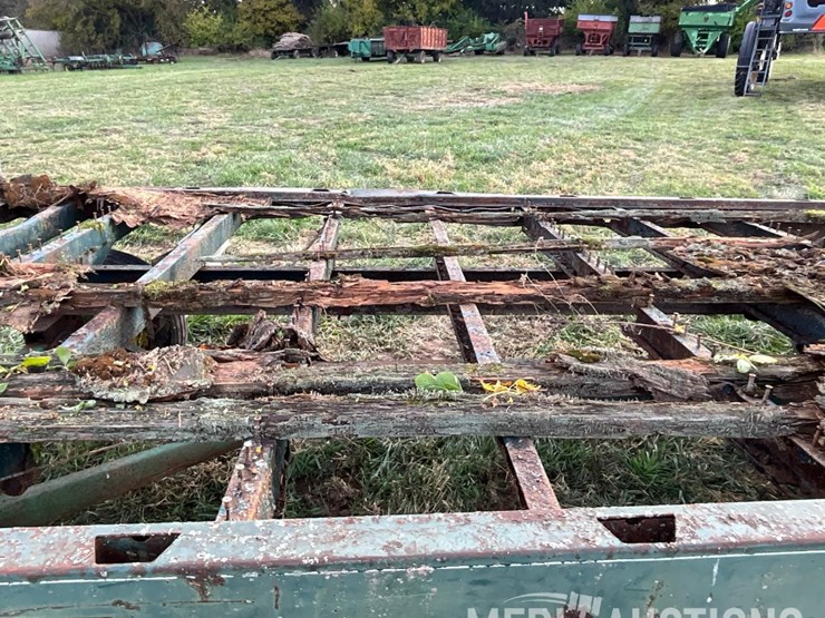 hay-rack-on-john-deere-running-gear-image-37