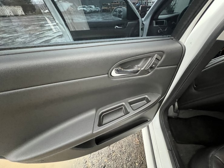 2014-chevrolet-impala-sedan-image-21