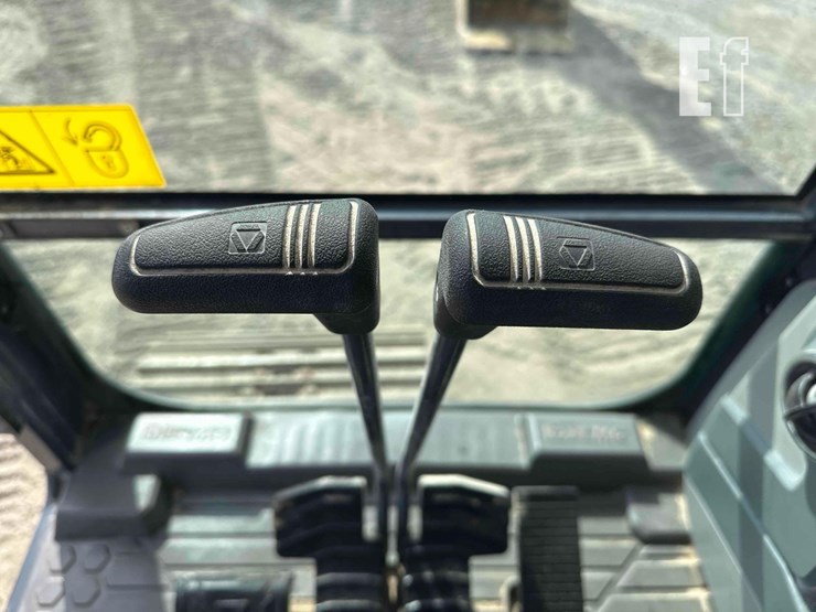 2023-xcmg-xe210u-image-13