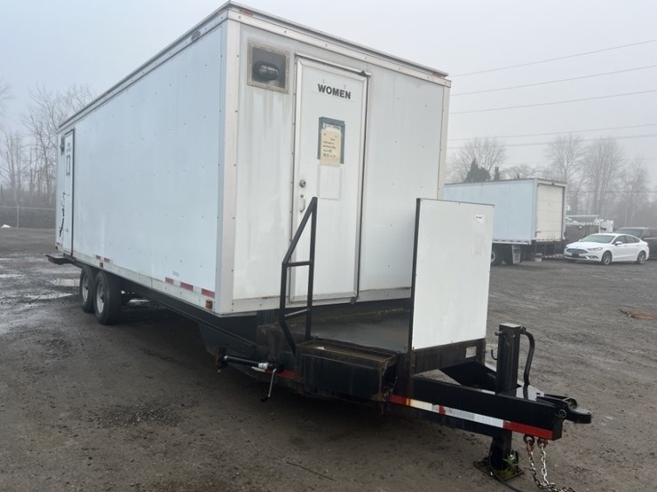 2006-acsi-tt24-102a-t/a-restroom-trailer-image-2