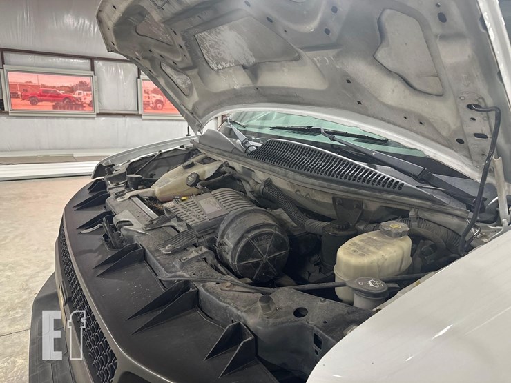 2017-chevrolet-express-2500-image-26