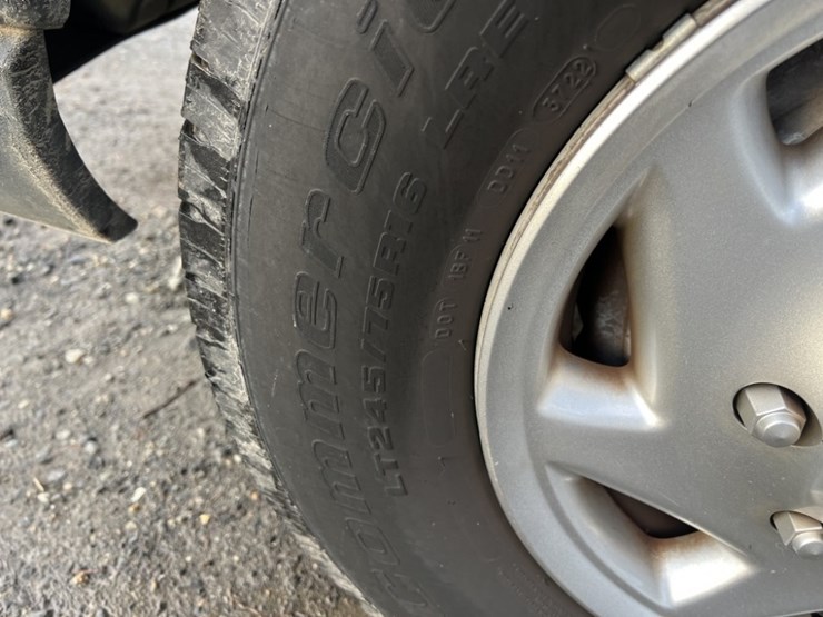 2011-ford-e350-image-15