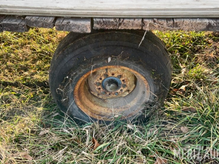 16ft.-hay-rack-on-running-gear-image-31